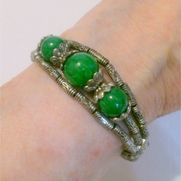 Boho Inpired Silver Tone Marbled Green Bead Bracelet * - Picture 4 of 4